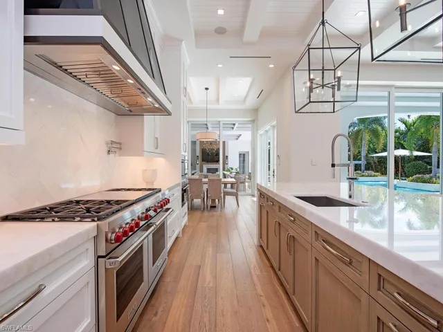 1675 Gordon Dr, Naples, Florida 34102