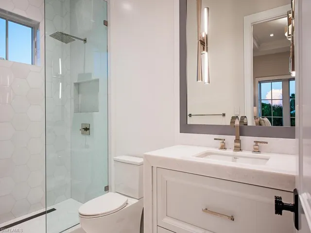 1675 Gordon Dr, Naples, Florida 34102