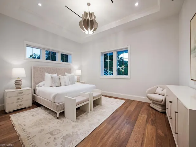 1675 Gordon Dr, Naples, Florida 34102