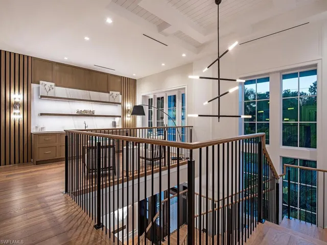 1675 Gordon Dr, Naples, Florida 34102