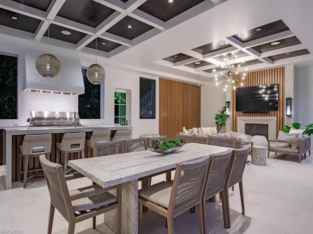 1675 Gordon Dr, Naples, Florida 34102