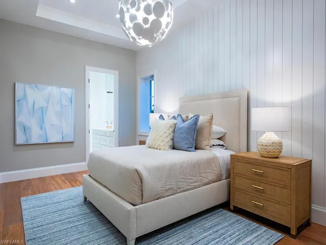 1675 Gordon Dr, Naples, Florida 34102