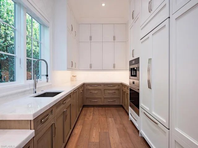 1675 Gordon Dr, Naples, Florida 34102