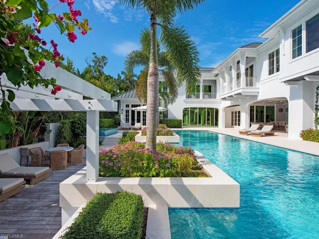1675 Gordon Dr, Naples, Florida 34102