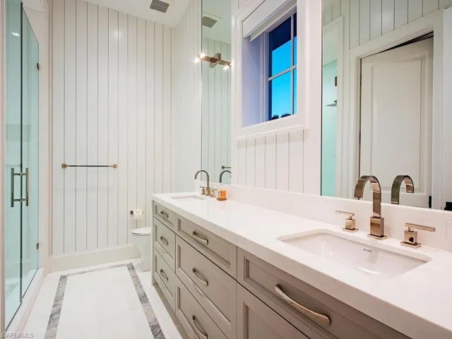1675 Gordon Dr, Naples, Florida 34102