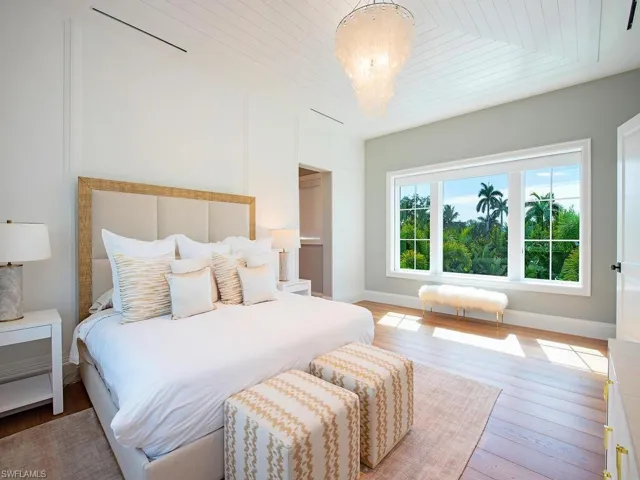 1675 Gordon Dr, Naples, Florida 34102
