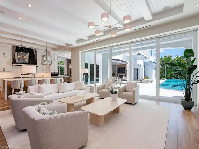 1675 Gordon Dr, Naples, Florida 34102