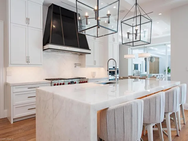 1675 Gordon Dr, Naples, Florida 34102