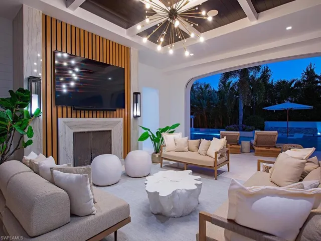 1675 Gordon Dr, Naples, Florida 34102