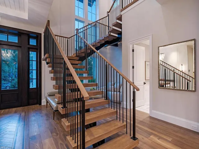 1675 Gordon Dr, Naples, Florida 34102