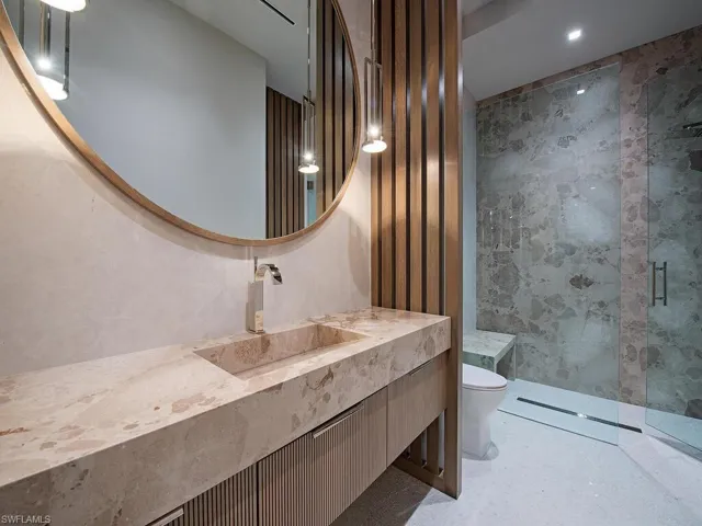 1675 Gordon Dr, Naples, Florida 34102