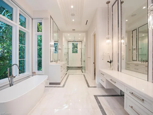 1675 Gordon Dr, Naples, Florida 34102