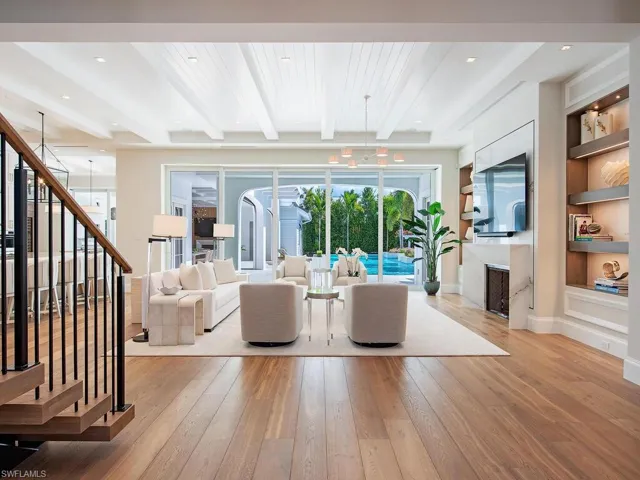 1675 Gordon Dr, Naples, Florida 34102