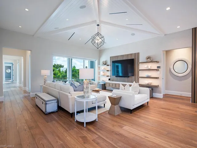 1675 Gordon Dr, Naples, Florida 34102