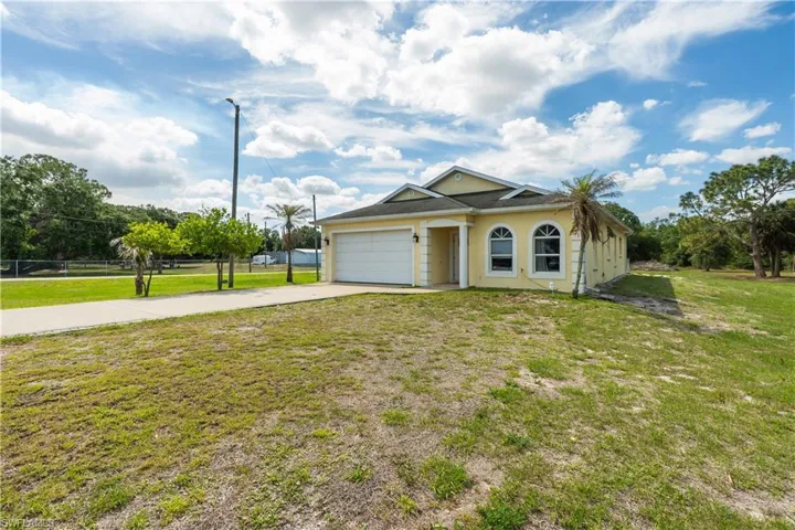 166 Pine Cone Ave, Montura Ranches, Florida 33440