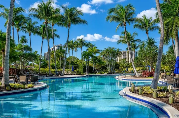 1277 Rialto Way 102, Naples, Florida 34114