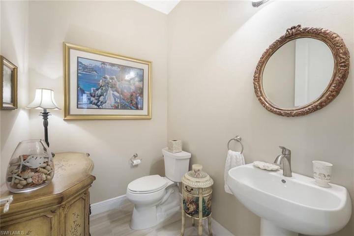 Guest Bedroom with En-Suite Bathroom