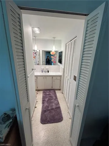 Entrance to Primary bathroom