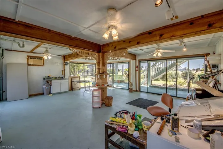 Large Art room & storage