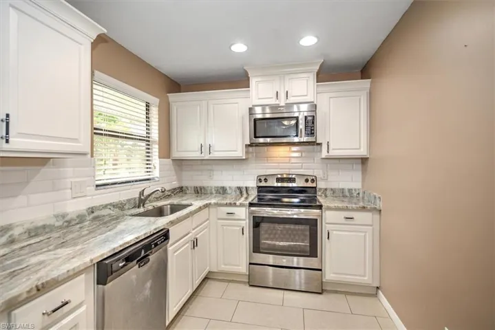 5501  Rattlesnake Hammock  RD, Naples, FL 34113