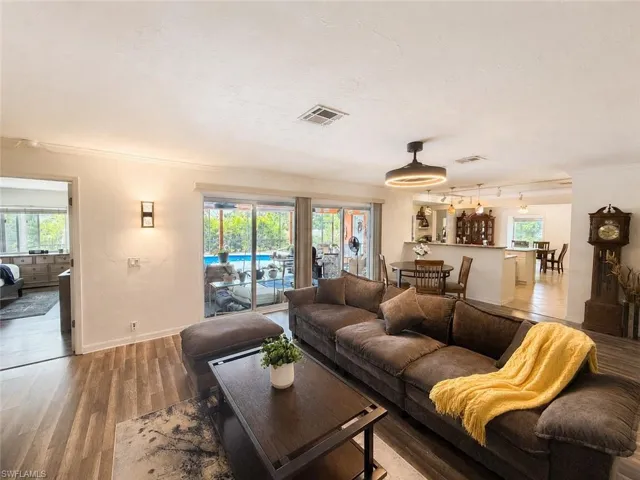 1631 Se 20th St, Cape Coral, Florida 33990