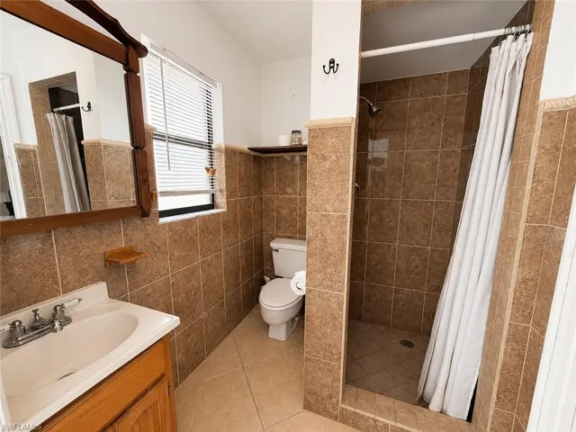 Guest Bathroom #1