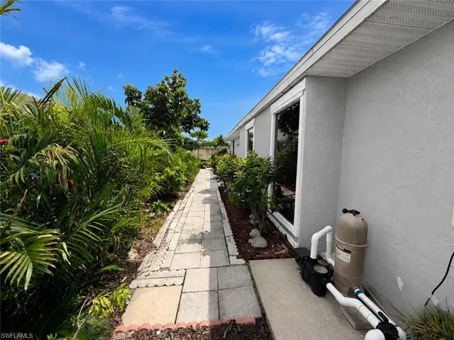 1631 Se 20th St, Cape Coral, Florida 33990