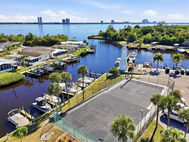 14712 Nantucket Rd, North Fort Myers, Florida 33917
