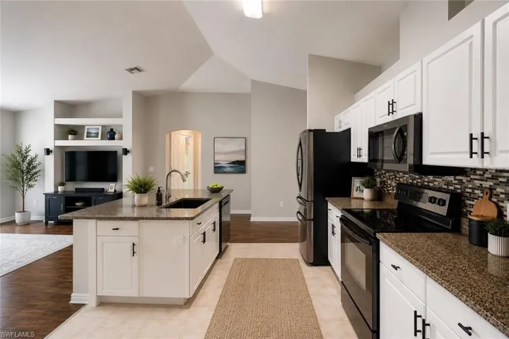 921 47th Ave Ne, Naples, Florida 34120