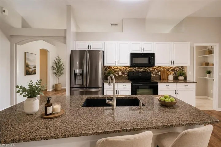 921 47th Ave Ne, Naples, Florida 34120