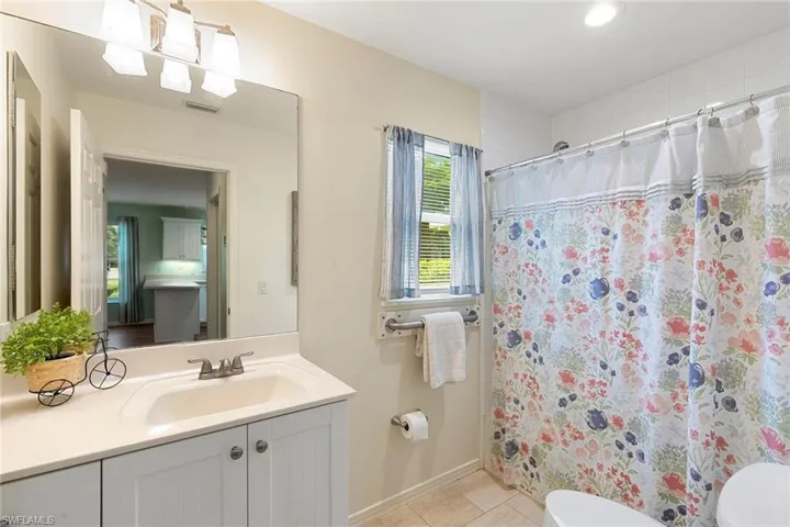6460 Hidden Oaks Ln, Naples, Florida 34119