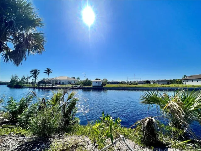 4008 Nw 42nd Pl, Cape Coral, Florida 33993