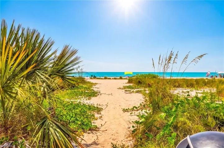 1246 Fulgur St 110, Sanibel, Florida 33957