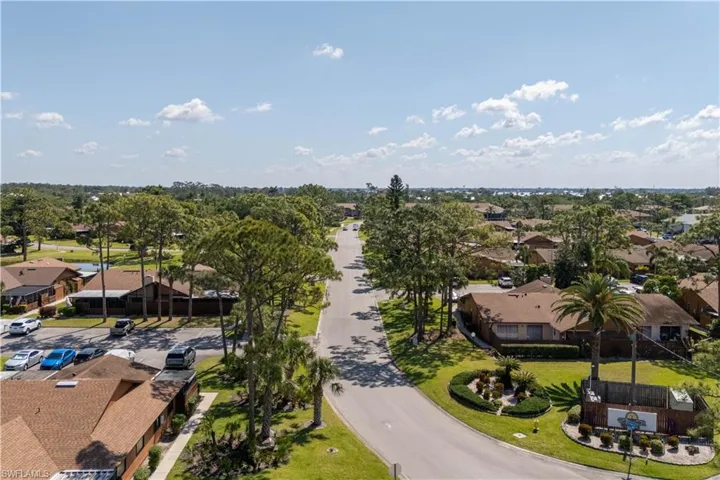 Bird's eye view with a residential view