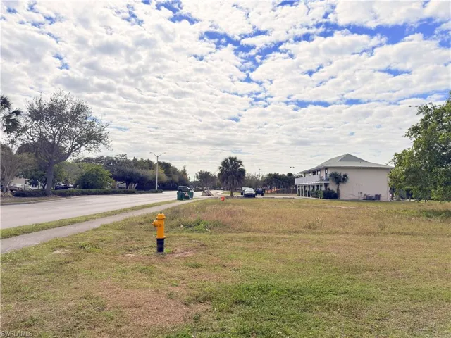 2241  SUNSHINE  BLVD, Naples, FL 34116