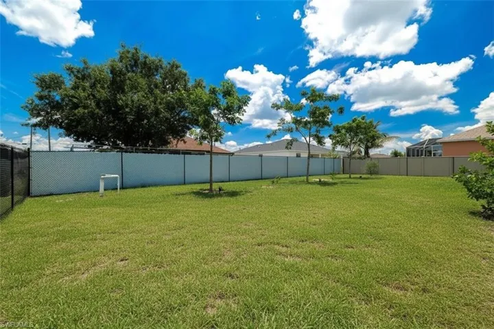 3083 Nw 4th Pl, Cape Coral, Florida 33993