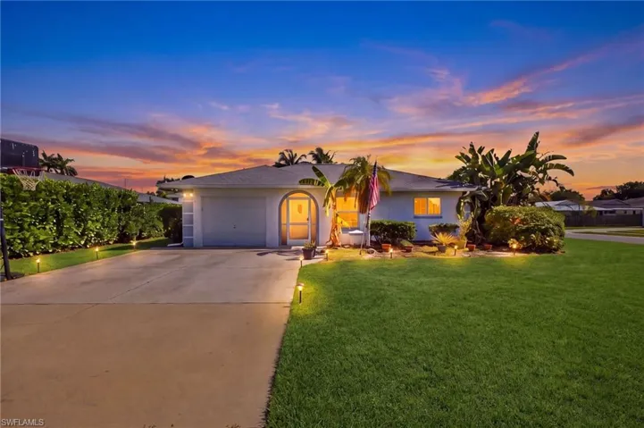 702 109th Ave N, Naples, Florida 34108