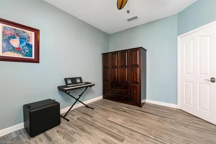 3 bedroom, or flex room home office or den