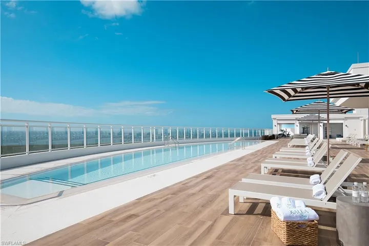 T100 Rooftop Pool