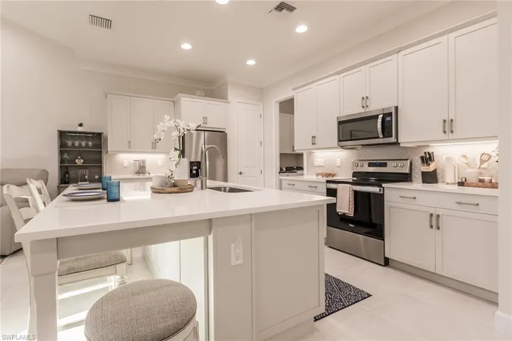 7263  Cayo Coco  LN, Naples, FL 34113