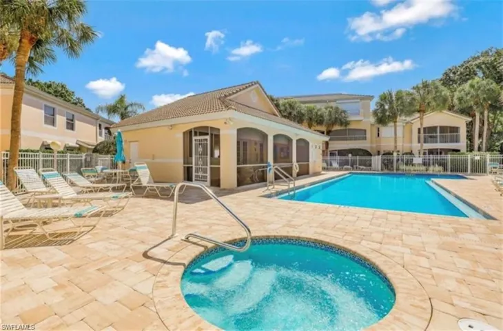 Pool, hot tub, clubhouse and grilling area