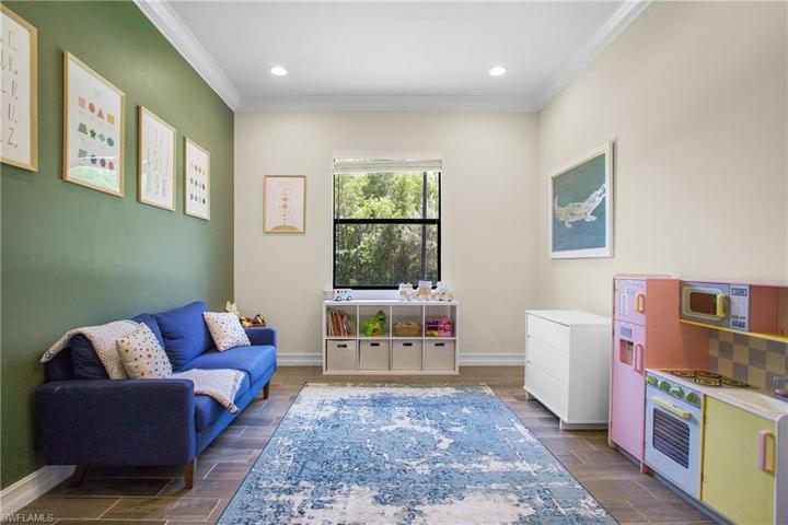3045 Mandalay CT, NAPLES FL 34105