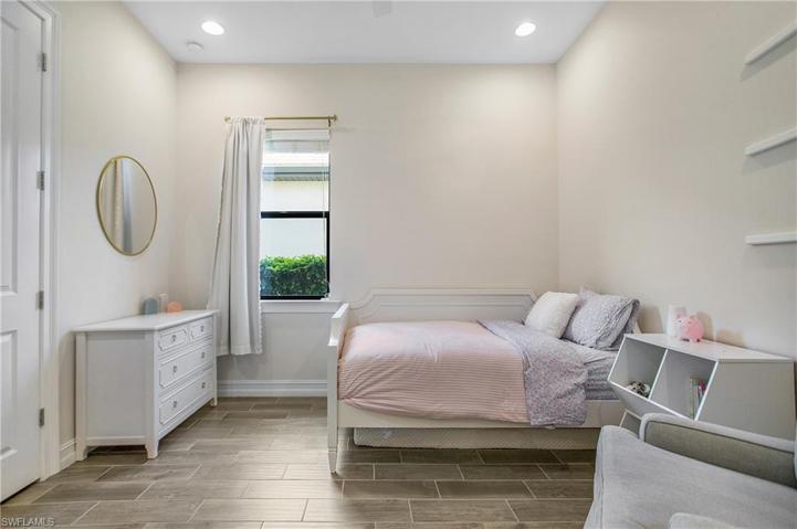 3045 Mandalay CT, NAPLES FL 34105