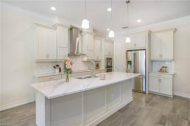 3045 Mandalay CT, NAPLES FL 34105