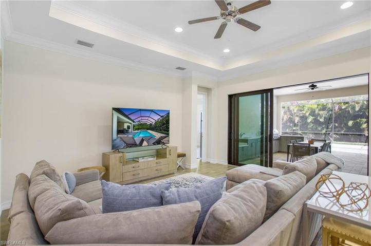 3045 Mandalay CT, NAPLES FL 34105