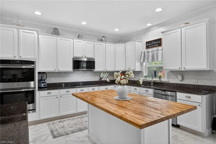 812 Sw 11th Ct, Cape Coral, Florida 33991