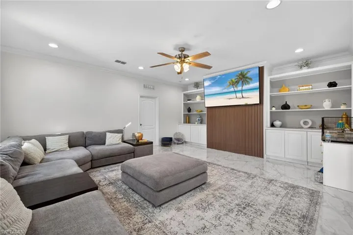 812 Sw 11th Ct, Cape Coral, Florida 33991