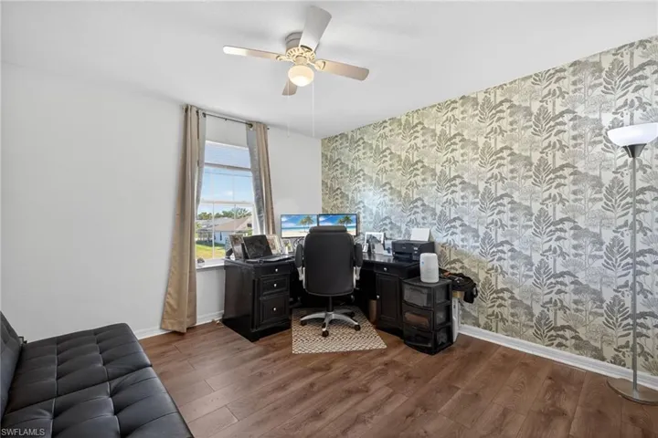 812 Sw 11th Ct, Cape Coral, Florida 33991