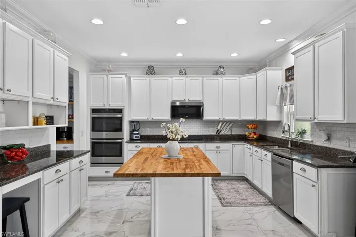 812 Sw 11th Ct, Cape Coral, Florida 33991