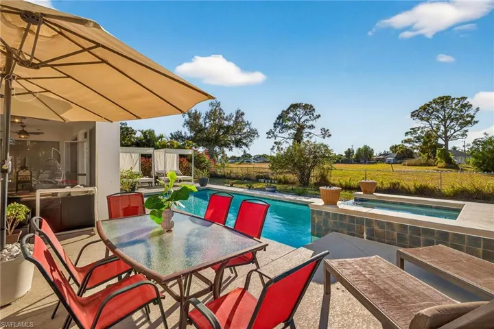 812 Sw 11th Ct, Cape Coral, Florida 33991